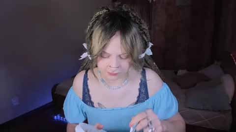 Snapshot of mariamilkis chatting on 07.29.26 Maria online show from 07.29.26