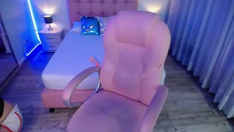 Snapshot of marian_stonee chatting on 02.07.25 marian online show from 02.07.25