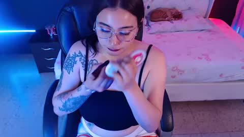 Snapshot of marian_stonee chatting on 02.10.25 marian online show from 02.10.25