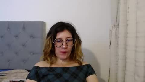Snapshot of mariana124_ chatting on 12.23.24 Mariana online show from 12.23.24