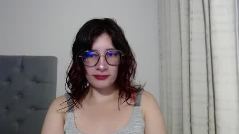 Snapshot of mariana124_ chatting on 01.04.25 Mariana online show from 01.04.25