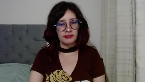 Snapshot of mariana124_ chatting on 02.05.25 Mariana online show from 02.05.25