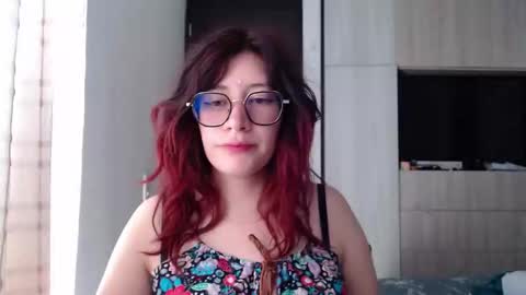 Snapshot of mariana124_ chatting on 02.08.25 Mariana online show from 02.08.25