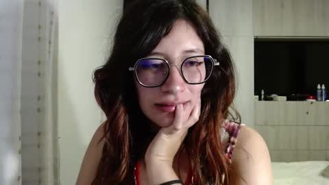 Snapshot of mariana124_ chatting on 03.11.25 Mariana online show from 03.11.25