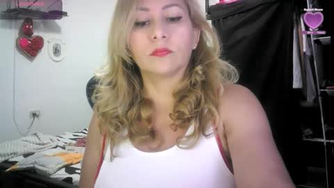 Snapshot of mariana995649 chatting on 10.22.25 mariana995649 online show from 10.22.25