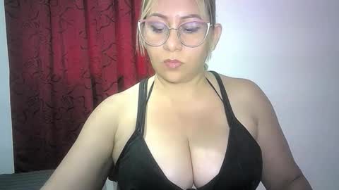 Snapshot of mariana995649 chatting on 05.29.26 mariana995649 online show from 05.29.26