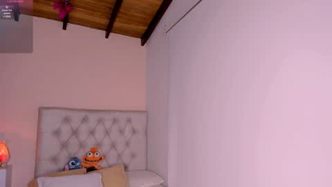 Mariana Roe online show from 01.20.25