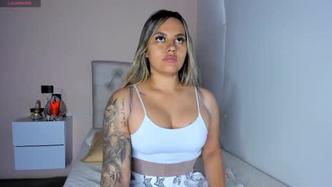 Mariana Roe online show from 11.18.25