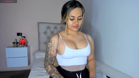 Mariana Roe online show from 11.19.25