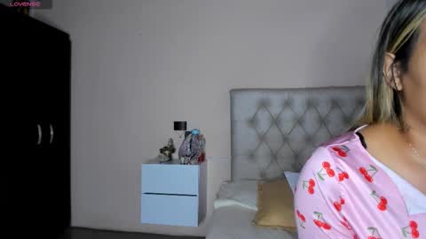 Mariana Roe online show from 12.02.25