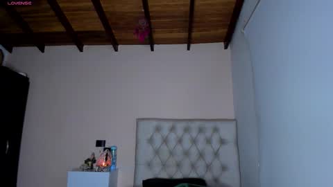 Mariana Roe online show from 12.14.25