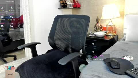 Snapshot of mariana_c chatting on 04.24.26 Mar y online show from 04.24.26