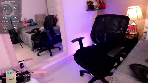 Snapshot of mariana_c chatting on 04.25.26 Mar y online show from 04.25.26