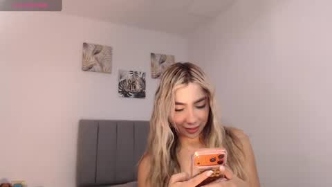 Snapshot of mariana_es chatting on 06.29.26 Mariana online show from 06.29.26