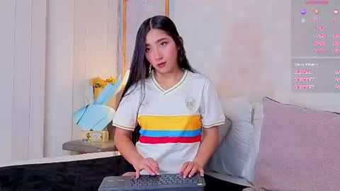 Snapshot of mariana_kalo chatting on 06.23.26 Mariana online show from 06.23.26