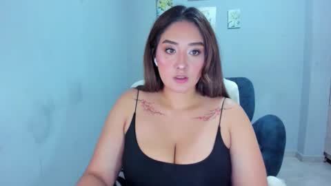 Snapshot of mariana_owen chatting on 10.23.25 online show from 10.23.25