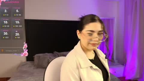 Snapshot of mariana_owen chatting on 06.04.26 online show from 06.04.26