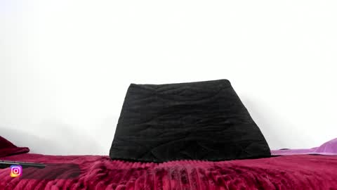 Snapshot of mariana_preciado chatting on 02.13.25 Mariana Preciado online show from 02.13.25