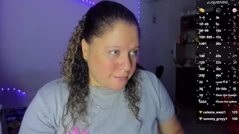 Snapshot of mariana_smittt chatting on 10.15.25 Independent Model online show from 10.15.25