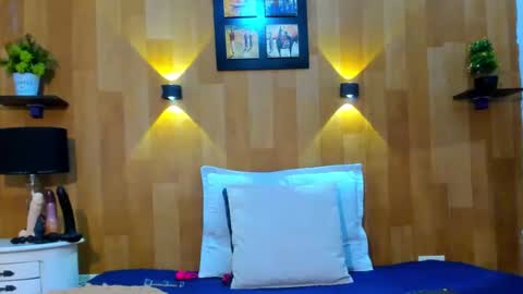 Mariana Angel online show from 02.06.25