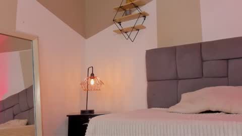 Snapshot of marianagoddes chatting on 12.28.24 Mariana online show from 12.28.24