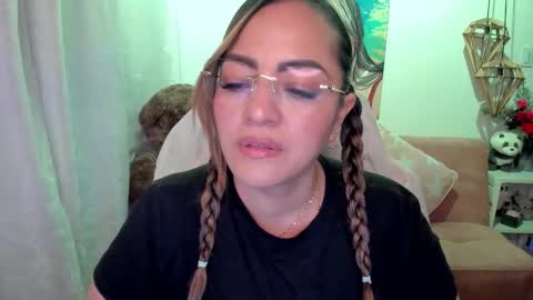 Mariana Lopez online show from 10.05.25