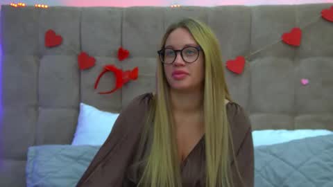 Snapshot of marianeumann chatting on 02.18.25 Maria online show from 02.18.25