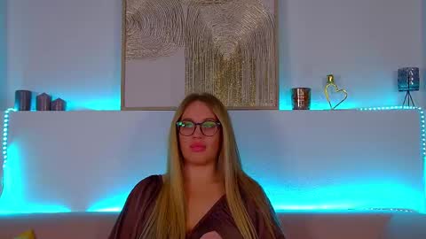 Snapshot of marianeumann chatting on 03.01.25 Maria online show from 03.01.25
