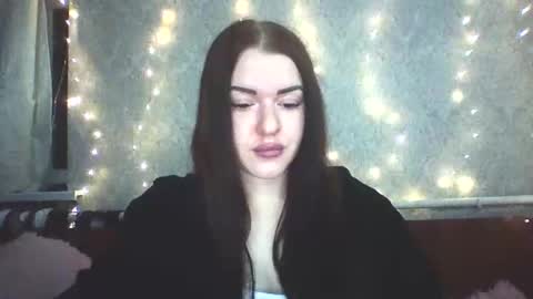 Snapshot of mariangloom chatting on 04.25.26 mariangloom online show from 04.25.26