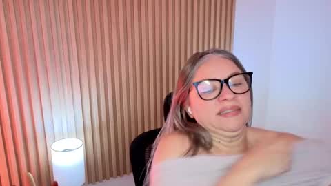 Marian Love  online show from 11.08.25