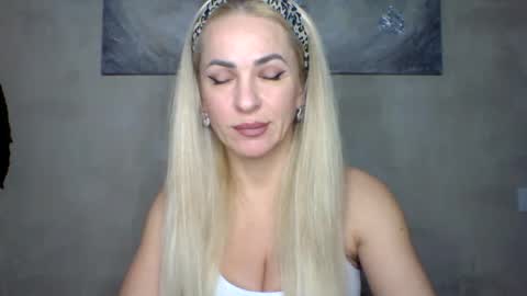 Snapshot of marianna1977 chatting on 03.11.25 marianna1977 online show from 03.11.25