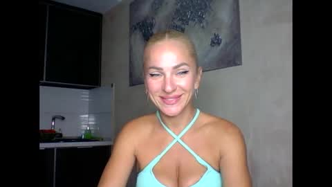 Snapshot of marianna1977 chatting on 10.05.25 marianna1977 online show from 10.05.25