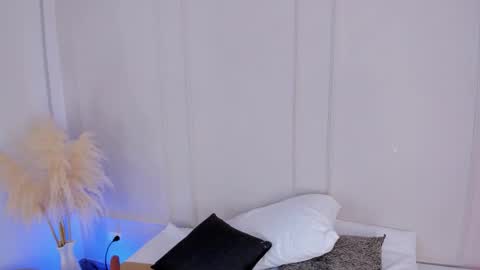 Maria Pettit online show from 11.21.25