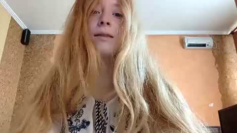 Snapshot of maricagorgo chatting on 06.22.26 Kate online show from 06.22.26