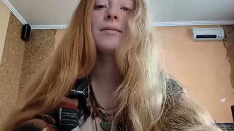 Snapshot of maricagorgo chatting on 06.22.26 Kate online show from 06.22.26