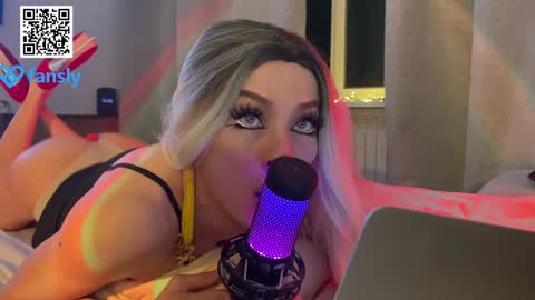 Snapshot of maridekoks chatting on 12.27.24 Mari online show from 12.27.24