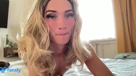 Snapshot of maridekoks chatting on 09.09.25 Mari online show from 09.09.25