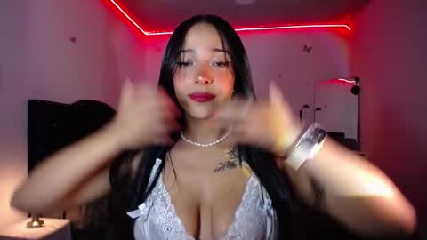 Nicolle online show from 01.25.25