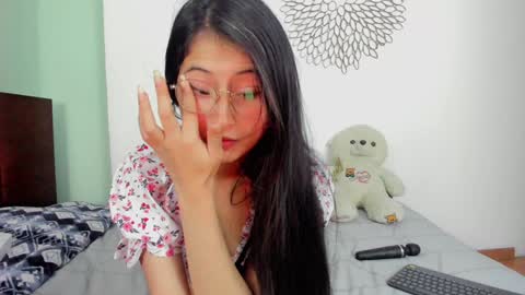 Snapshot of marie_pourtoi69 chatting on 01.14.25 700 pm Washington time online show from 01.14.25