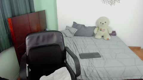 Snapshot of marie_pourtoi69 chatting on 01.15.25 700 pm Washington time online show from 01.15.25