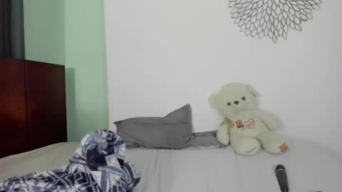 Snapshot of marie_pourtoi69 chatting on 01.28.25 700 pm Washington time online show from 01.28.25