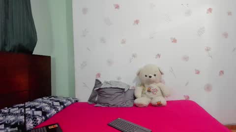 Snapshot of marie_pourtoi69 chatting on 03.06.25 700 pm Washington time online show from 03.06.25