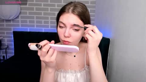 Mary 3 online show from 10.19.25