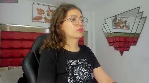 Snapshot of marieetaylor chatting on 02.08.26 Mariee online show from 02.08.26