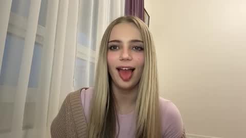 Snapshot of marielademopoulos chatting on 03.01.26 Sofia online show from 03.01.26