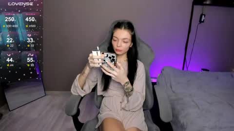 Snapshot of mariella__adams chatting on 03.18.26 Maria online show from 03.18.26