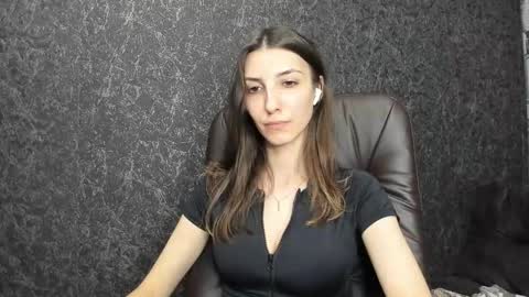 Snapshot of marielleanker chatting on 11.16.25 marielleanker online show from 11.16.25