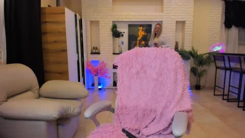 Snapshot of mariemlui chatting on 05.05.26 mariemlui online show from 05.05.26