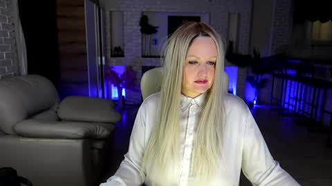 Snapshot of mariemlui chatting on 05.28.26 mariemlui online show from 05.28.26
