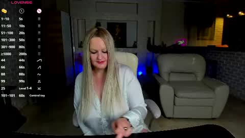 Snapshot of mariemlui chatting on 06.19.26 mariemlui online show from 06.19.26